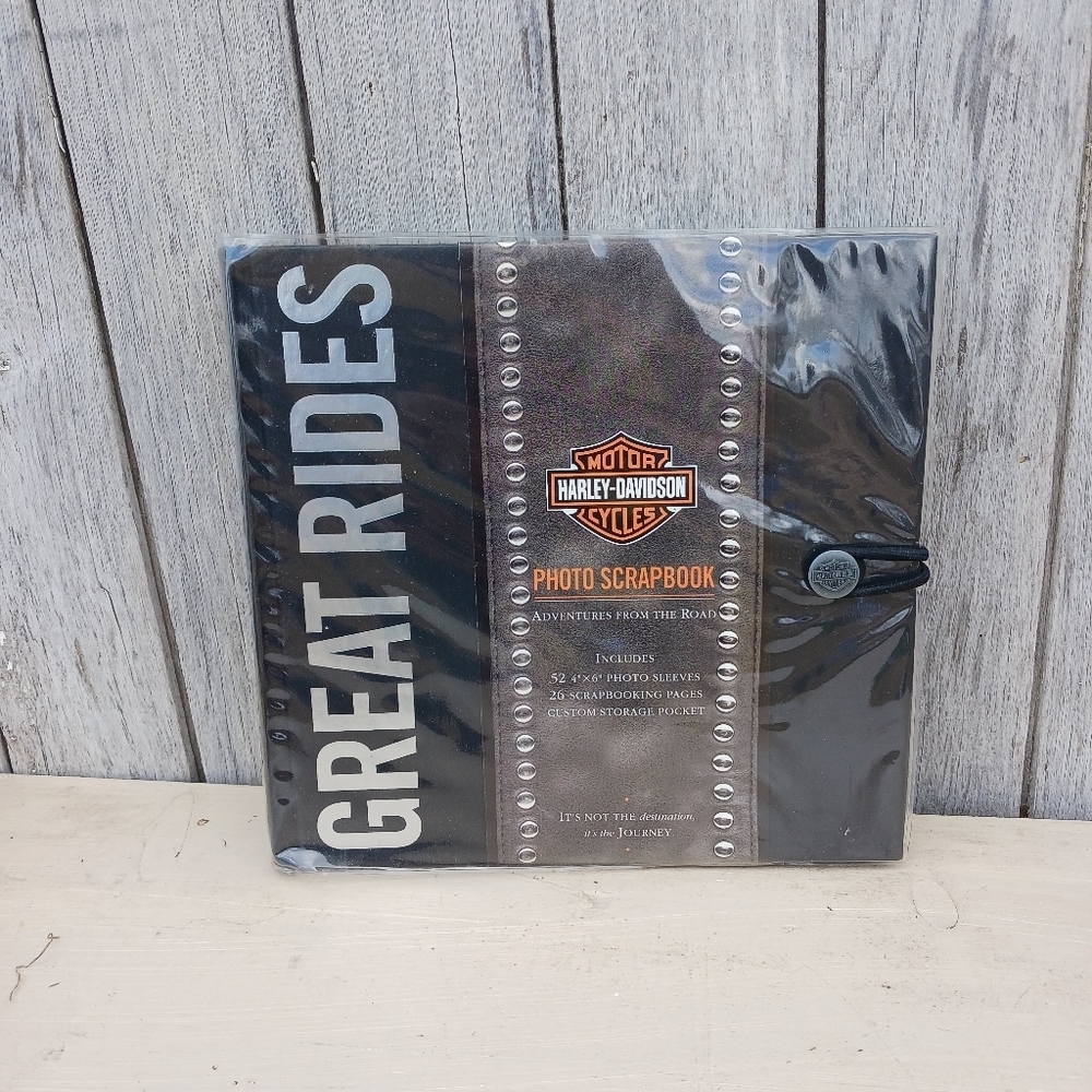 2003 Harley Davidson Great Rides Photo Scrapbook  52 4x6 photo sleeves 26 pages
